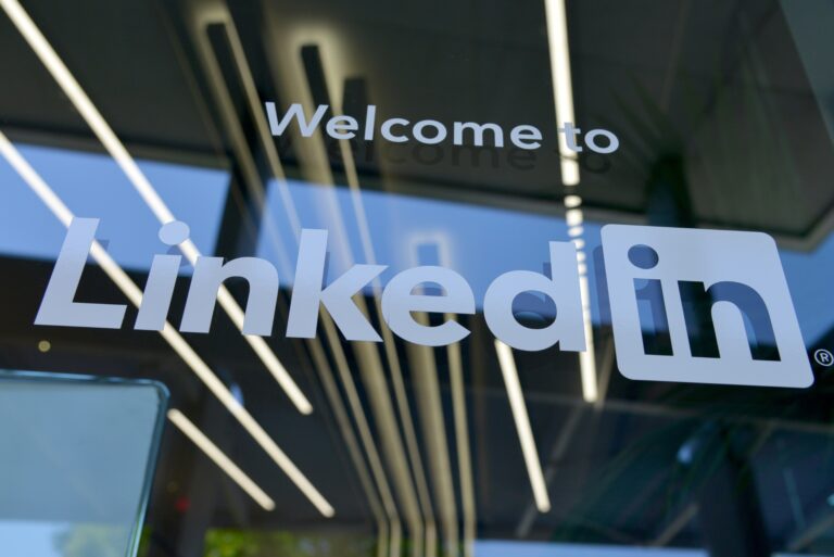 LinkedIn dla Biznesu: Odkryj, jak nawiązywać wartościowe kontakty!